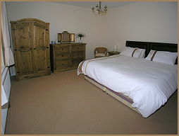 bedroom of the self catering apartment nr betws-y-coed